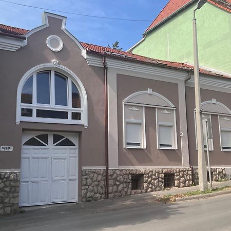 Berzsenyi Apartmanhaz Kaposvár Eksteriør billede